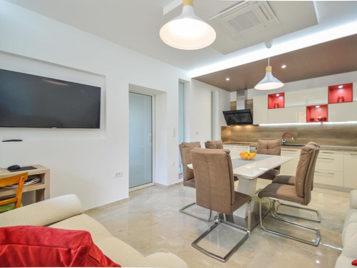 Apartment Mornar-5 By Interhome Trogir Eksteriør billede