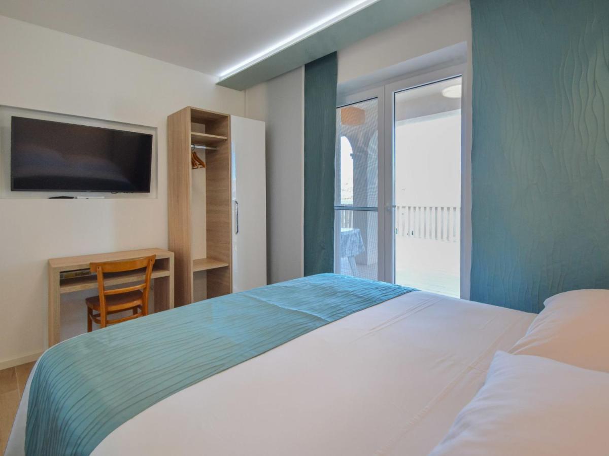 Apartment Mornar-5 By Interhome Trogir Eksteriør billede